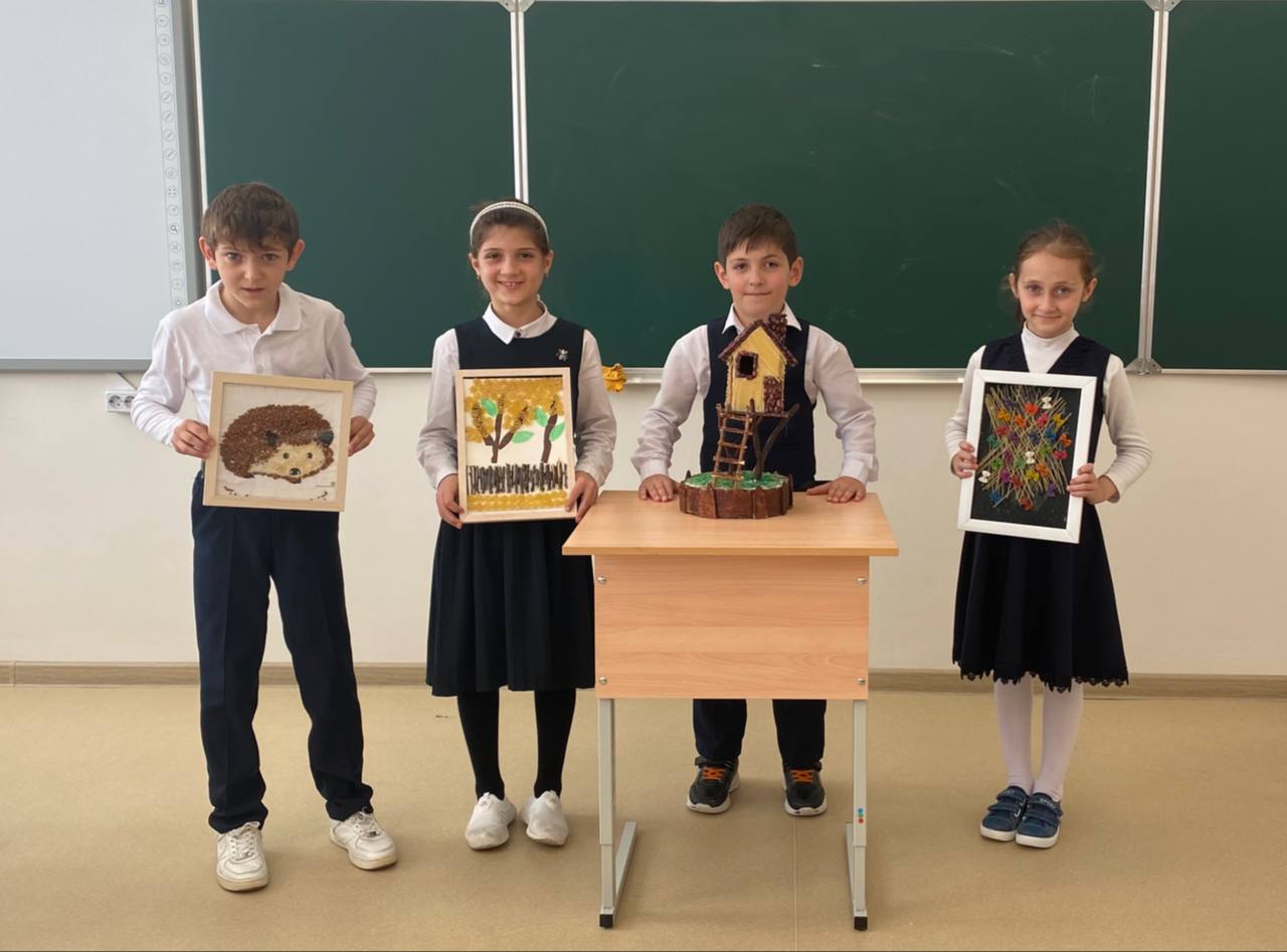 Выставка поделок из круп..